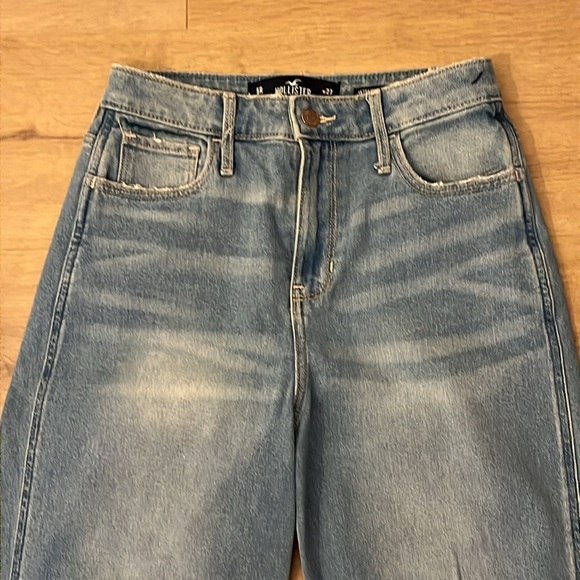 Hollister | Ultra High Rise Mom denim jeans Women’s size 5/27 distressed loose - Picture 2 of 8